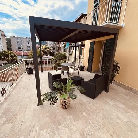 Apartment 5 Terre Hub 1 *