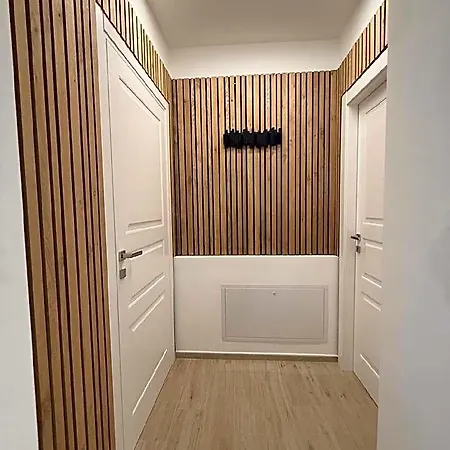 5 Terre Hub 1 Apartament *