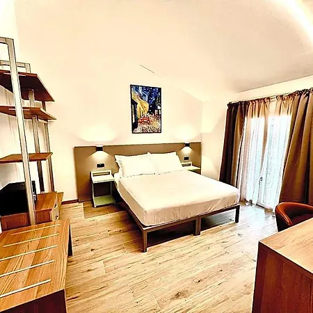 5 Terre Hub 1 Apartament *